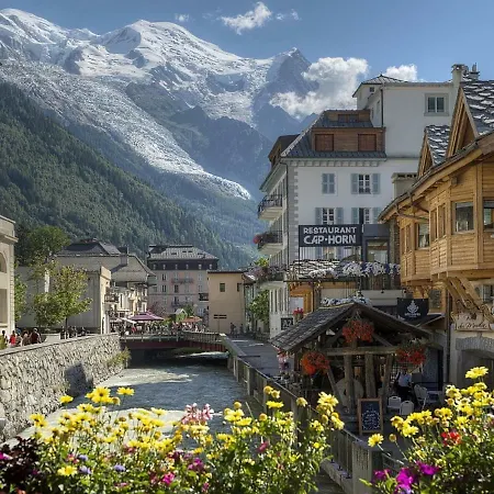 Simple In France Near Ski Lift 샤모니